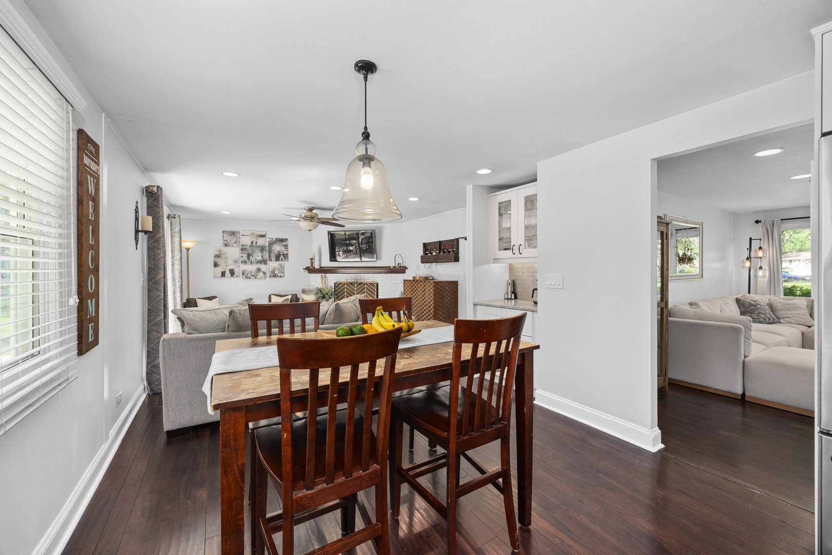 1011 Mercury Drive, Schaumburg, IL 60193