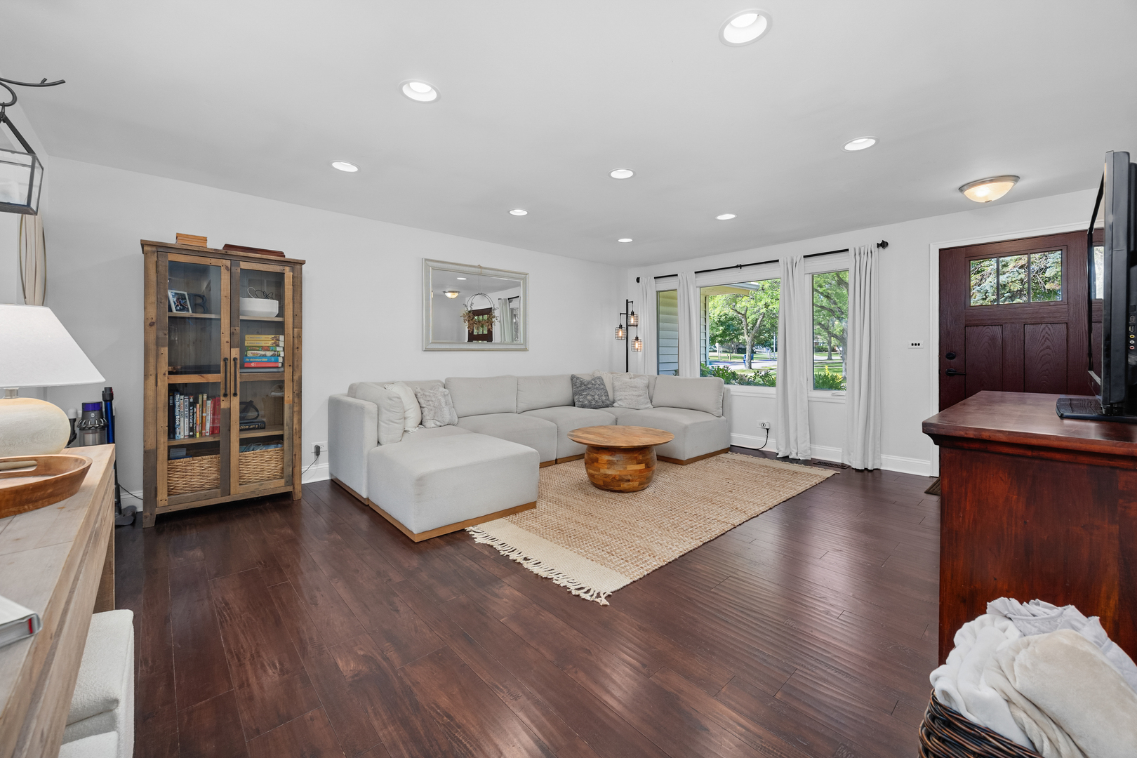 1011 Mercury Drive, Schaumburg, IL 60193