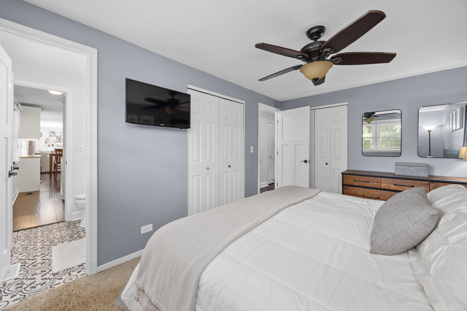 1011 Mercury Drive, Schaumburg, IL 60193