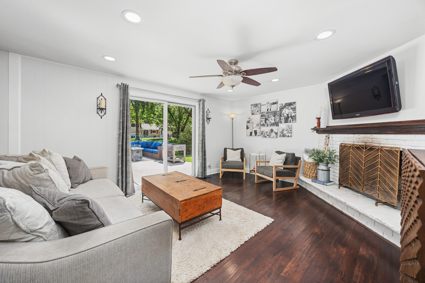 1011 Mercury Drive, Schaumburg, IL 60193