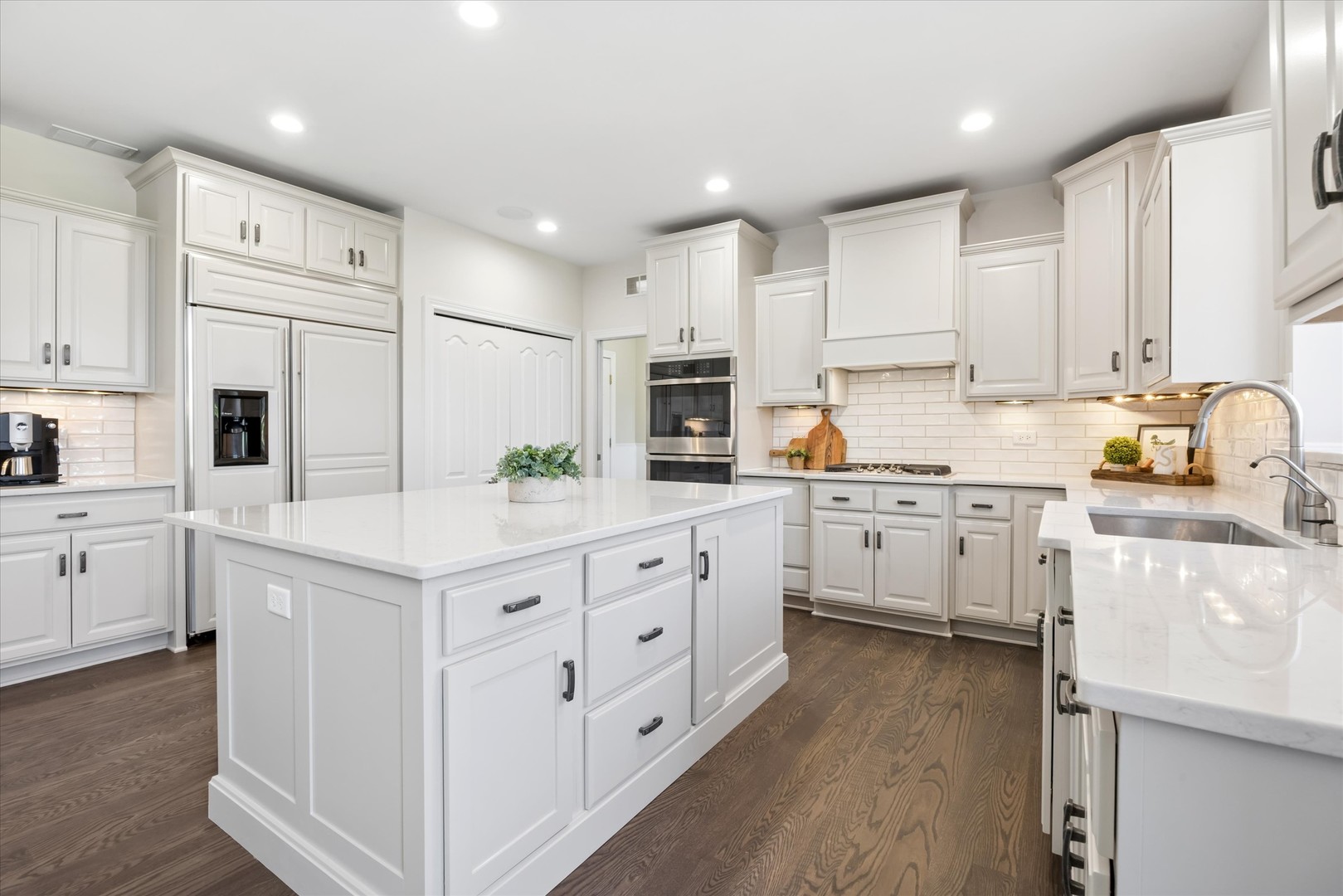2442 Bird Lane, Batavia, IL 60510