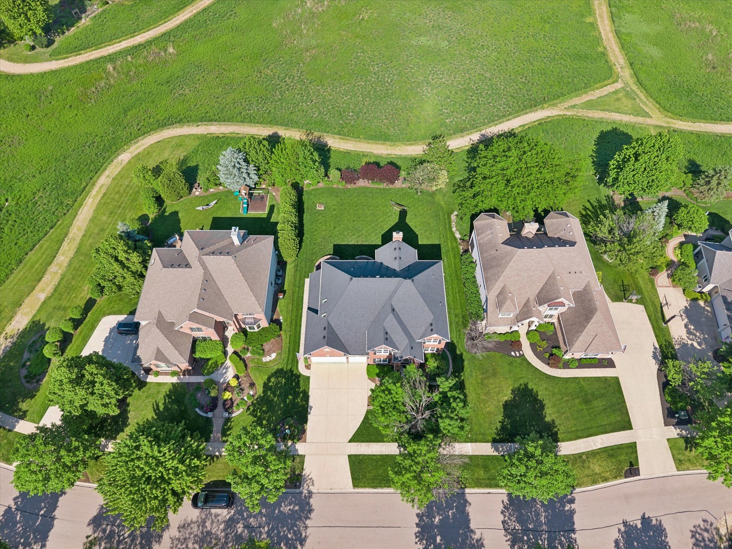 2442 Bird Lane, Batavia, IL 60510