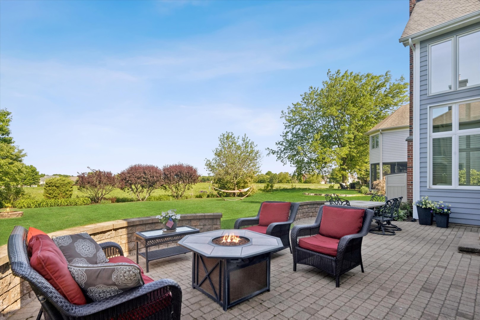 2442 Bird Lane, Batavia, IL 60510
