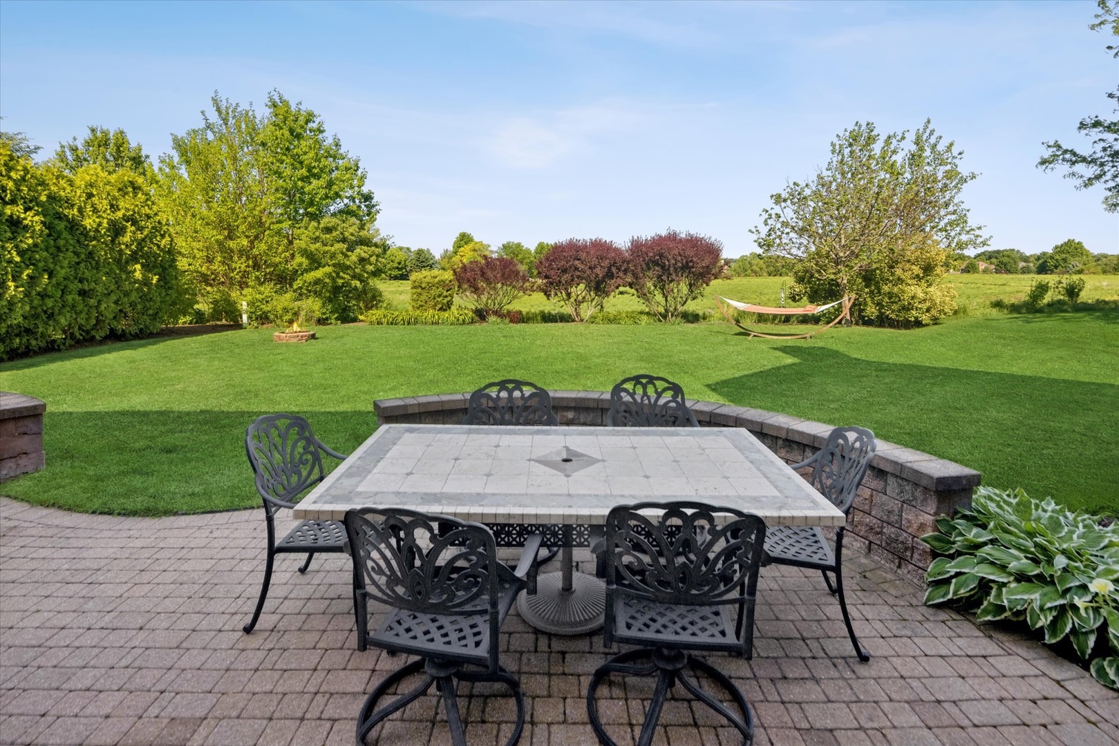 2442 Bird Lane, Batavia, IL 60510