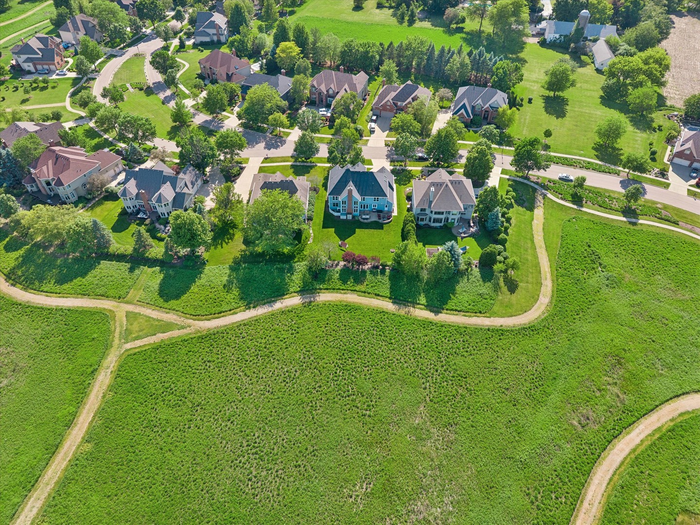 2442 Bird Lane, Batavia, IL 60510