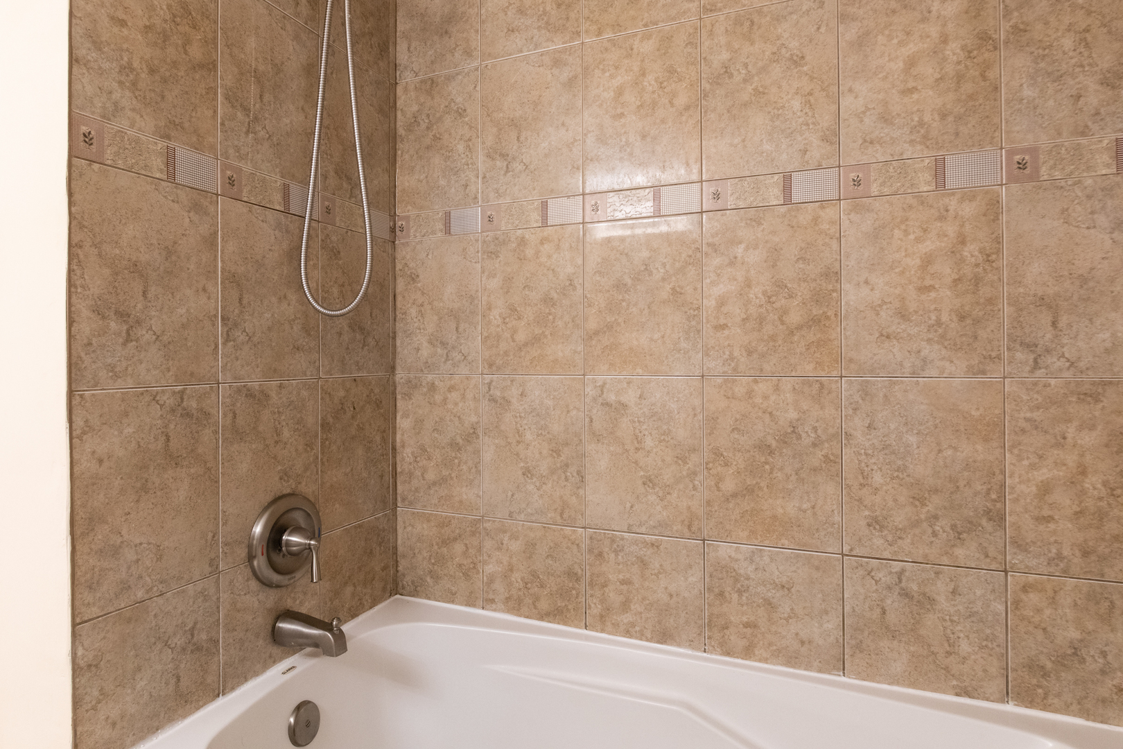 26 Cour Versaille Court #26, Palos Hills, IL 60465