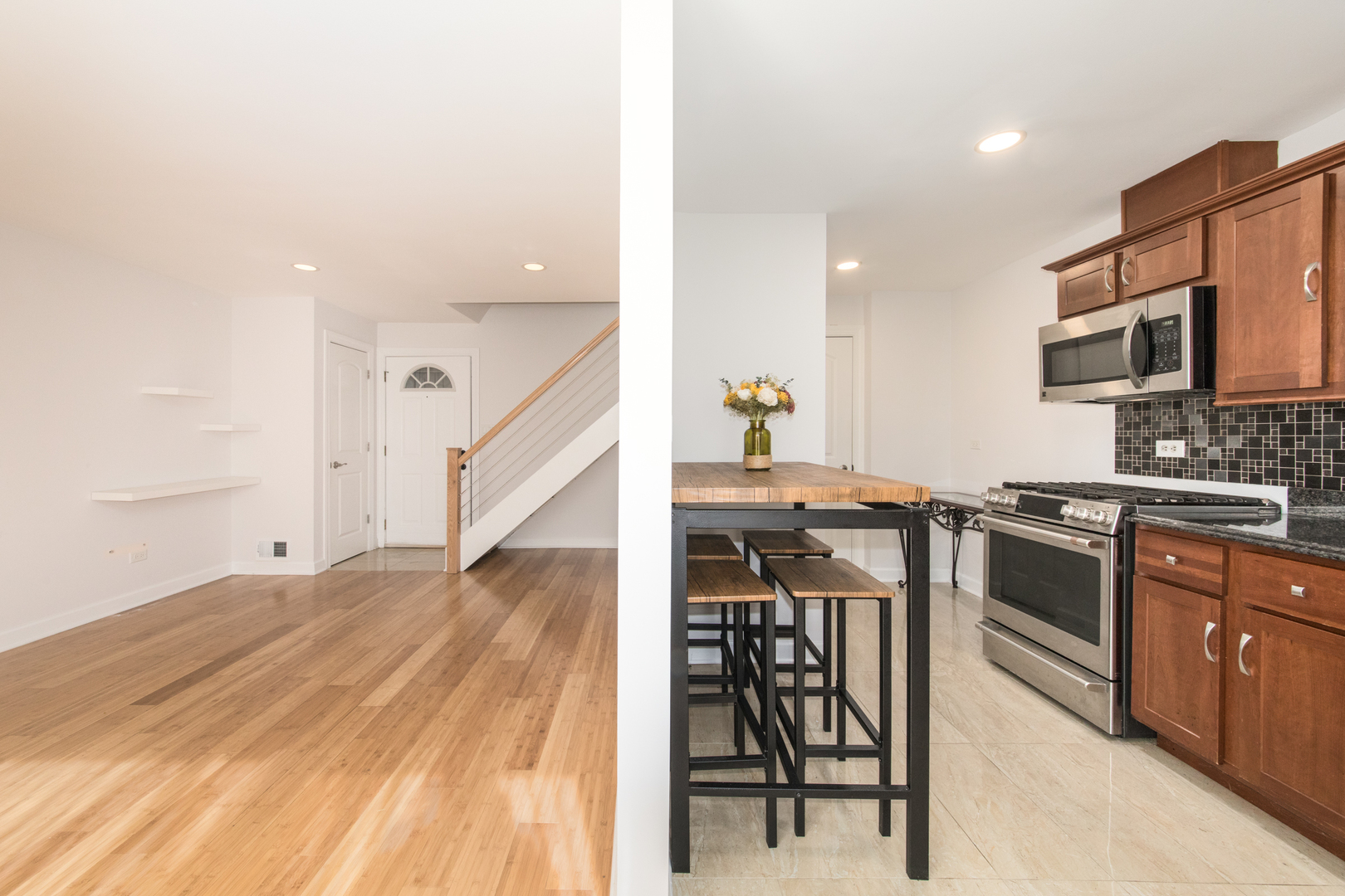 26 Cour Versaille Court #26, Palos Hills, IL 60465