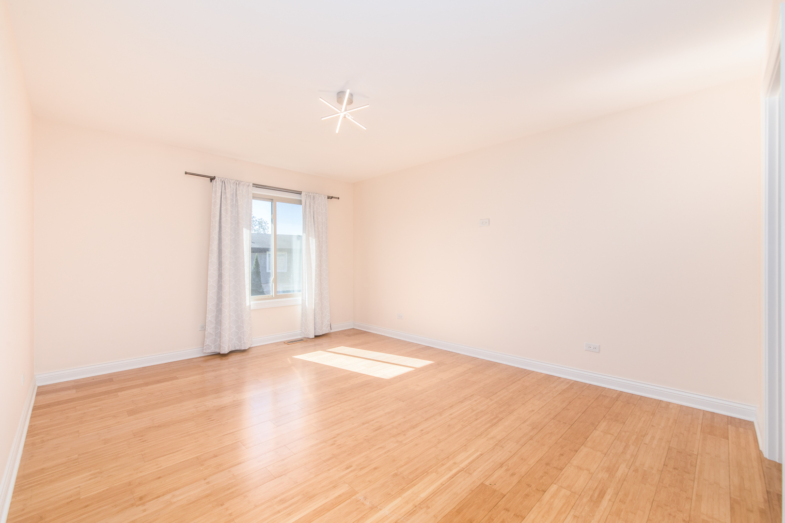 26 Cour Versaille Court #26, Palos Hills, IL 60465