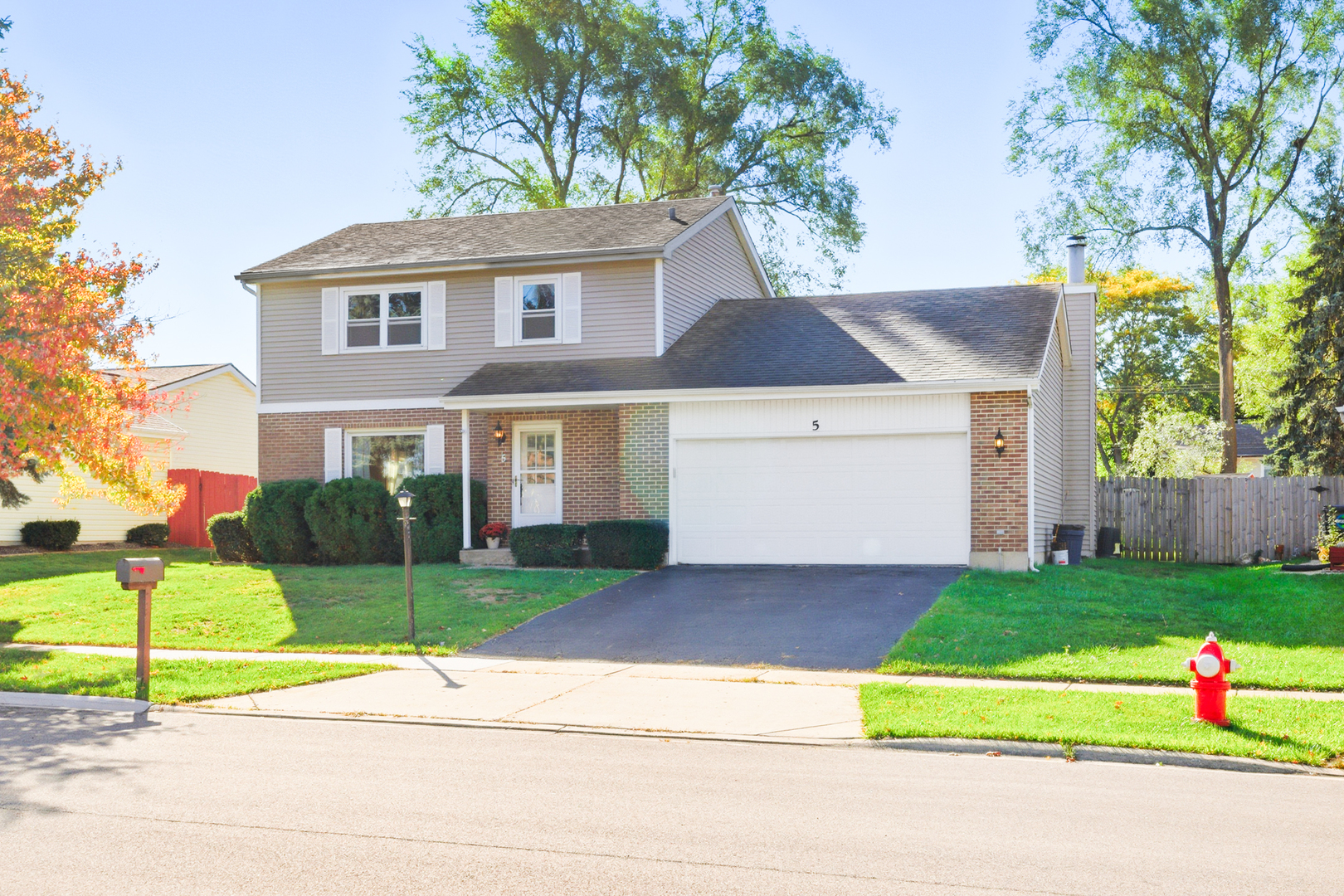 5 Canterbury Court, Streamwood, IL 60107