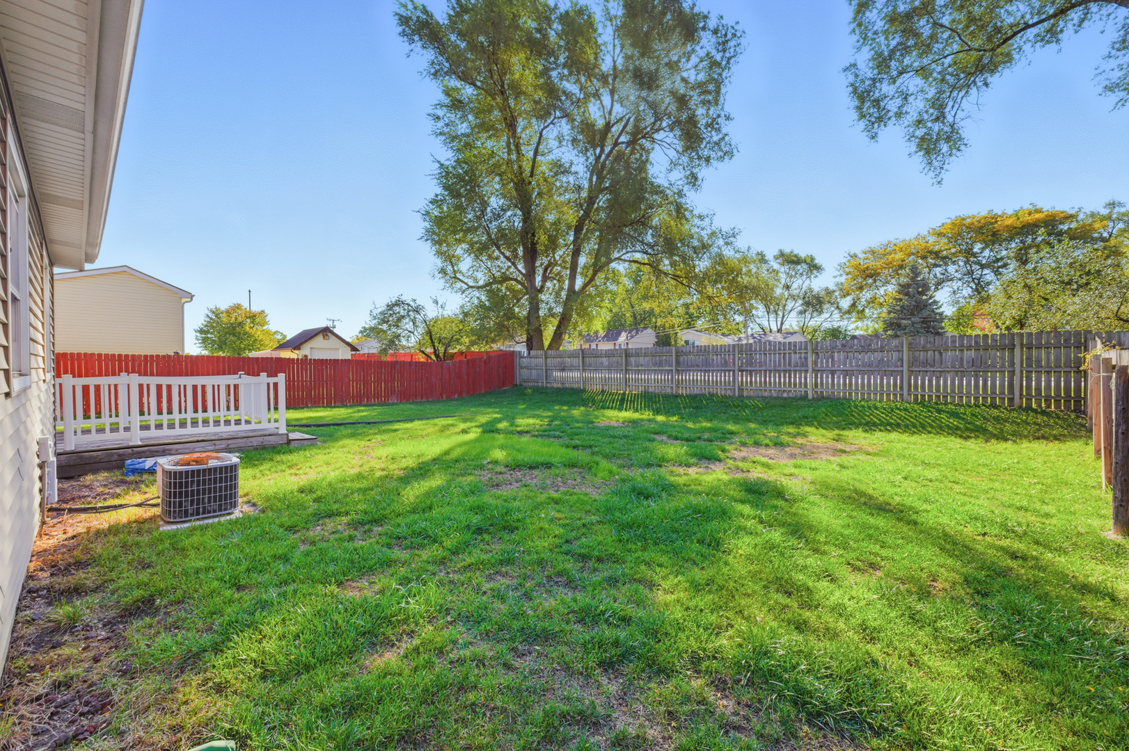 5 Canterbury Court, Streamwood, IL 60107