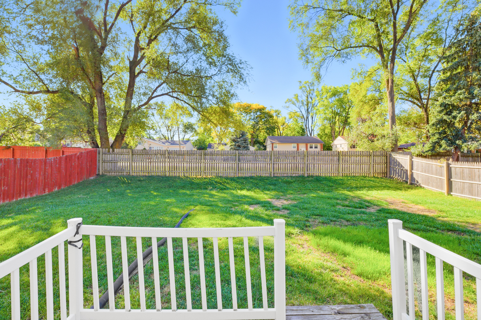 5 Canterbury Court, Streamwood, IL 60107