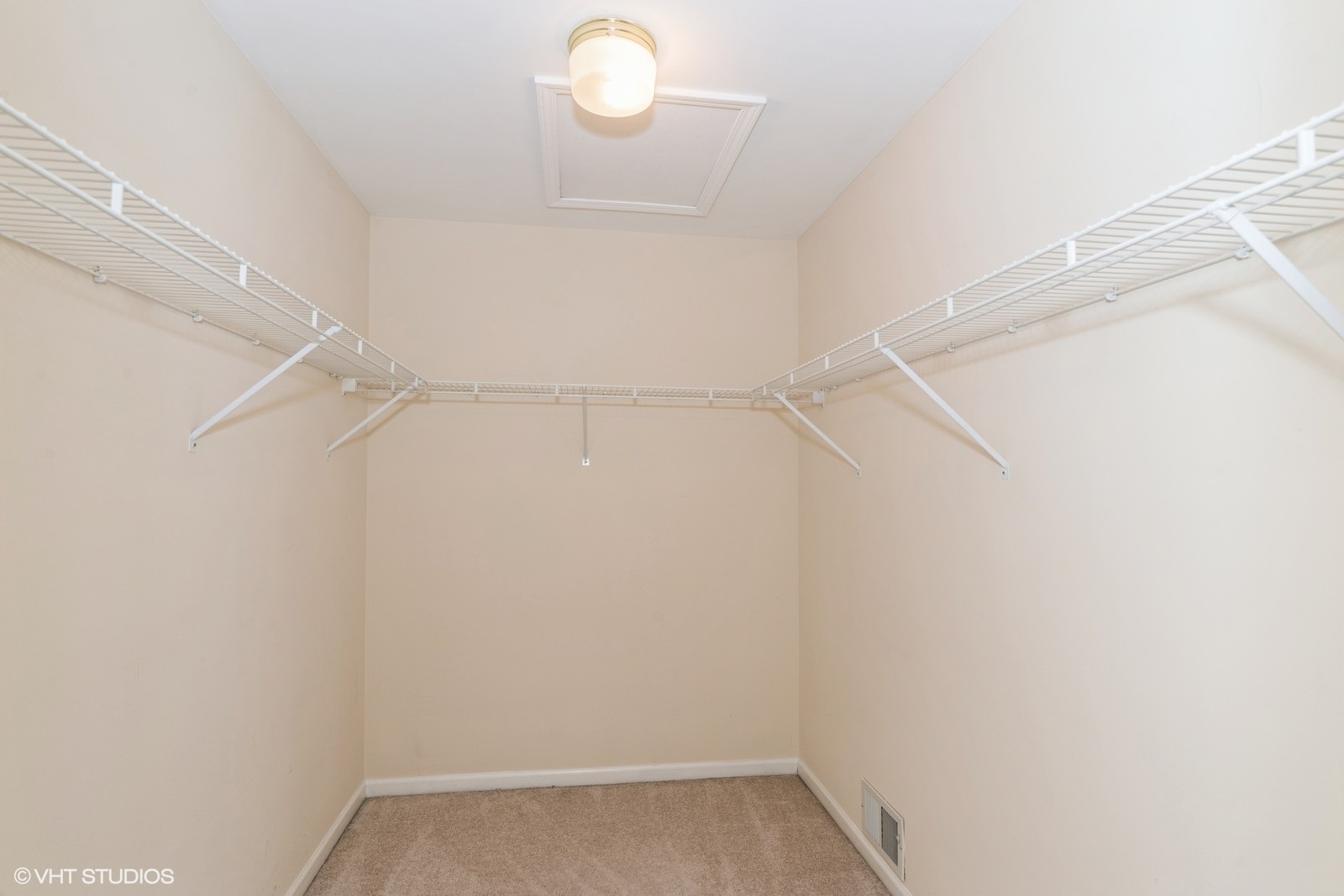 810 Braeman Court #0, Libertyville, IL 60048