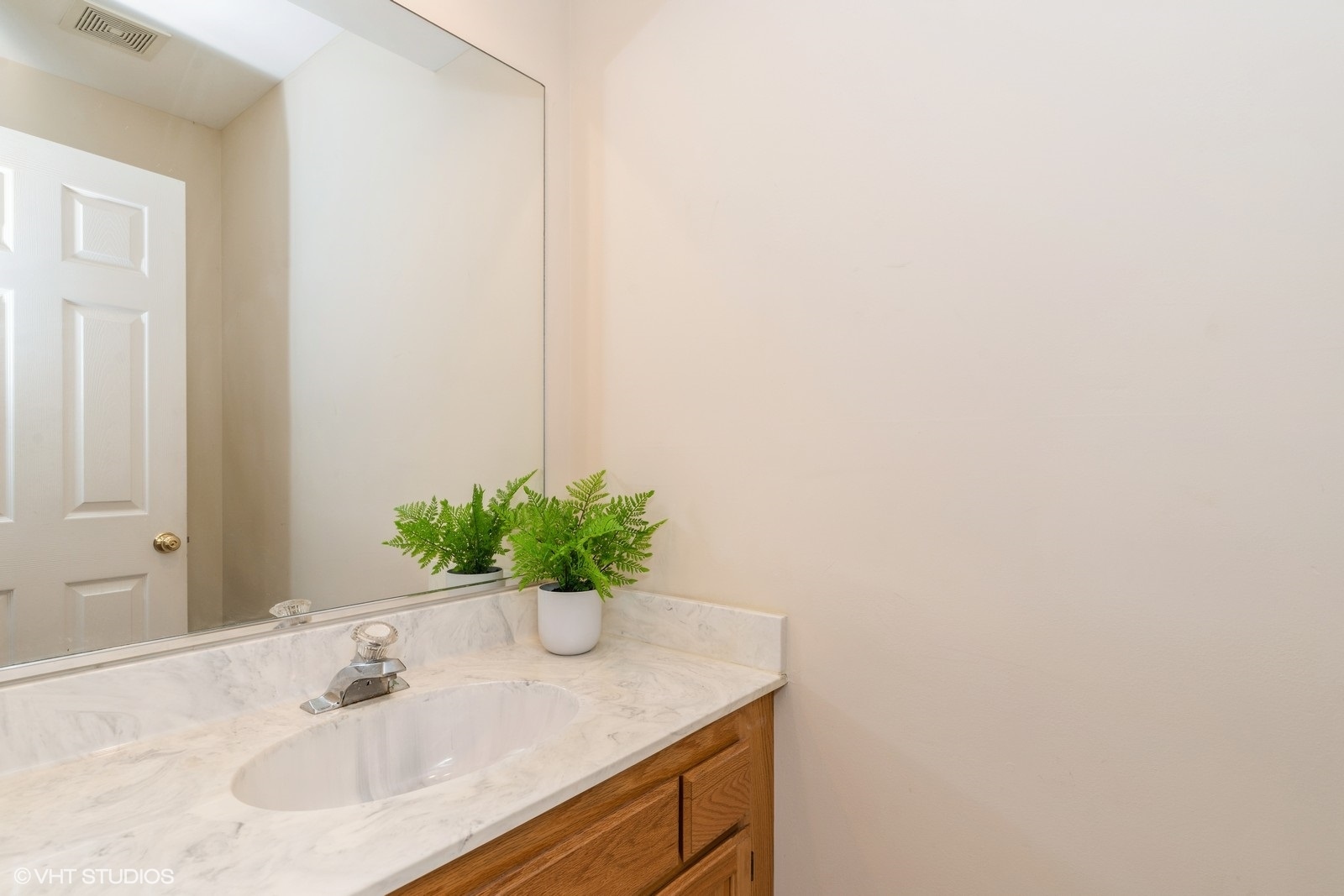 810 Braeman Court #0, Libertyville, IL 60048