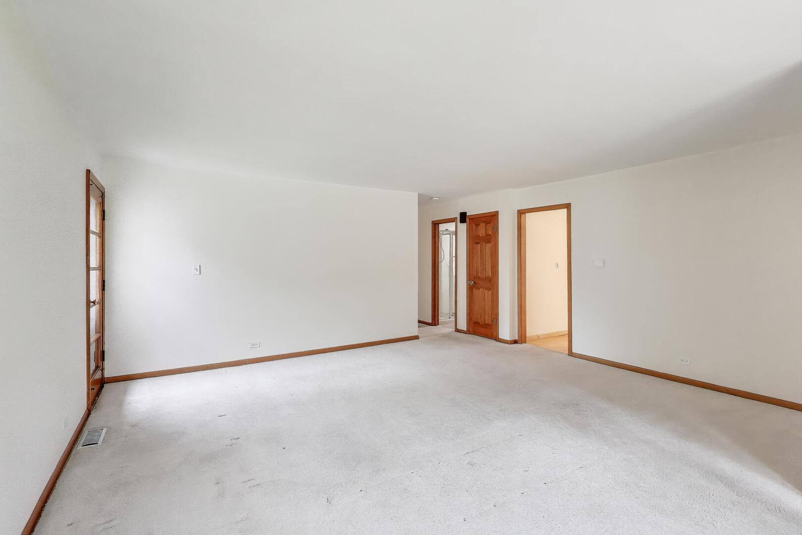 821 Warrenville Road, Wheaton, IL 60189
