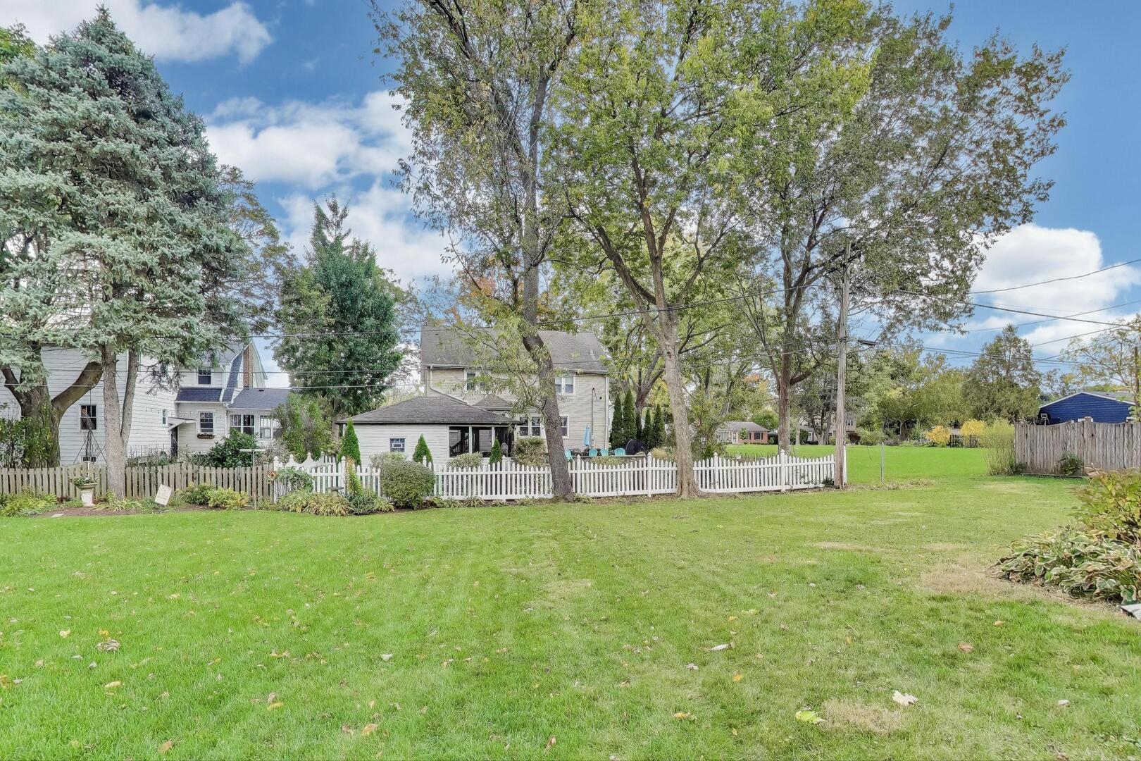 821 Warrenville Road, Wheaton, IL 60189