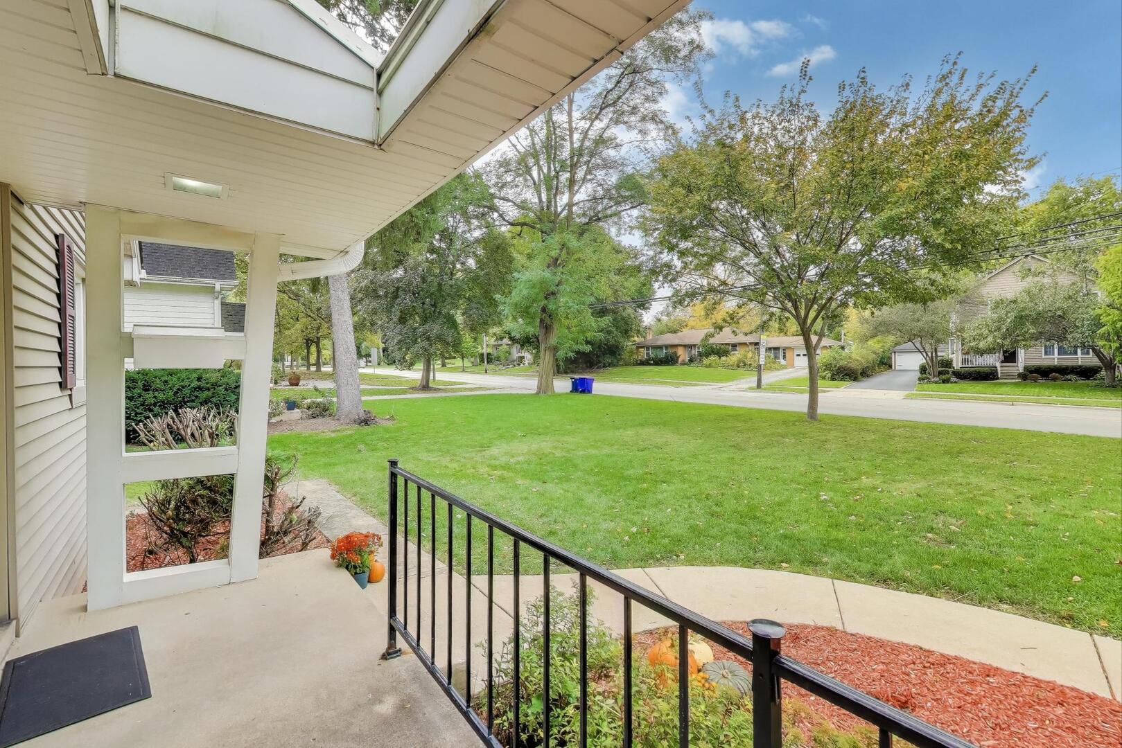 821 Warrenville Road, Wheaton, IL 60189