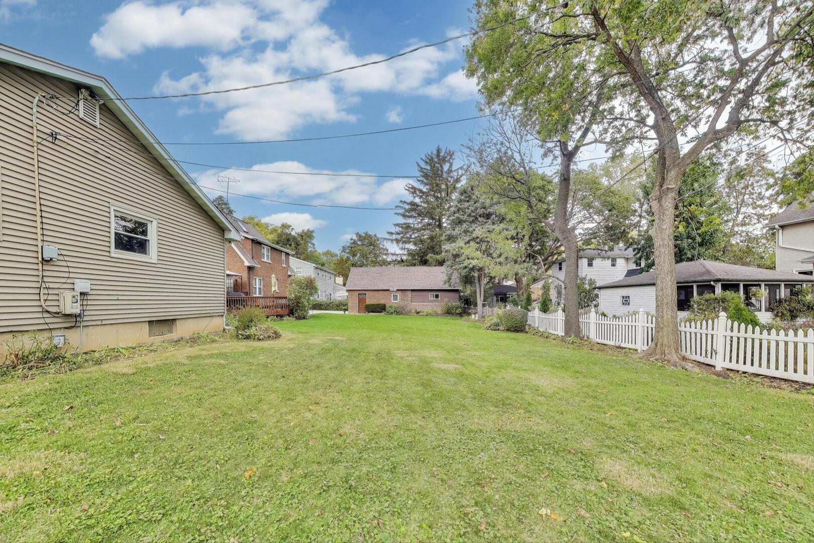 821 Warrenville Road, Wheaton, IL 60189