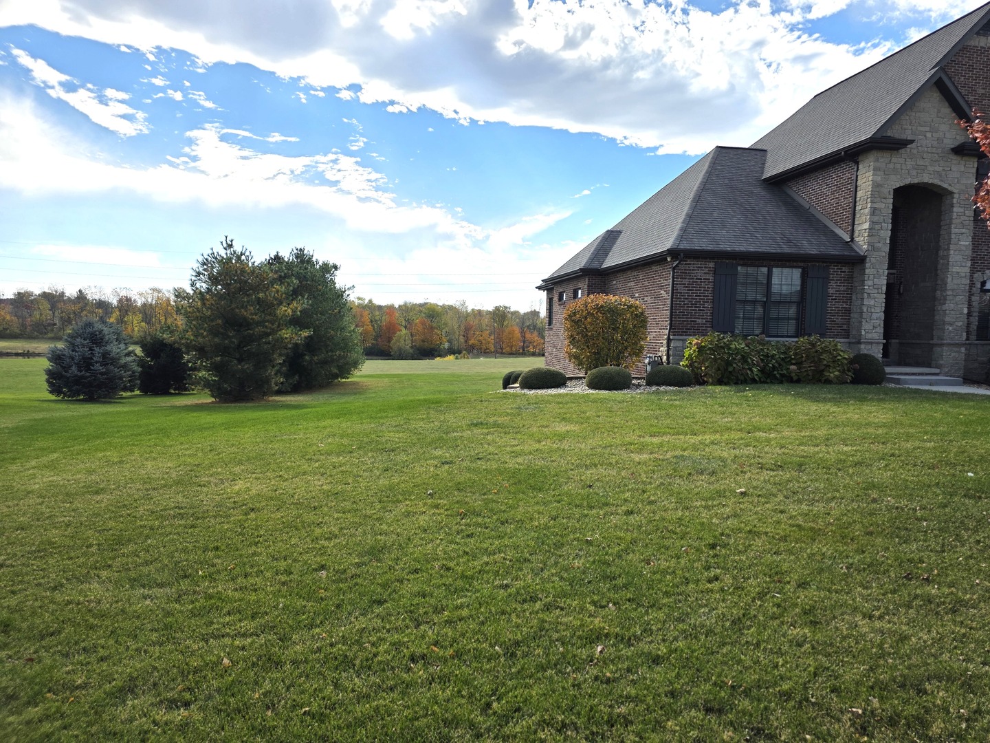 9667 Crossbow Drive, Bloomington, IL 61705