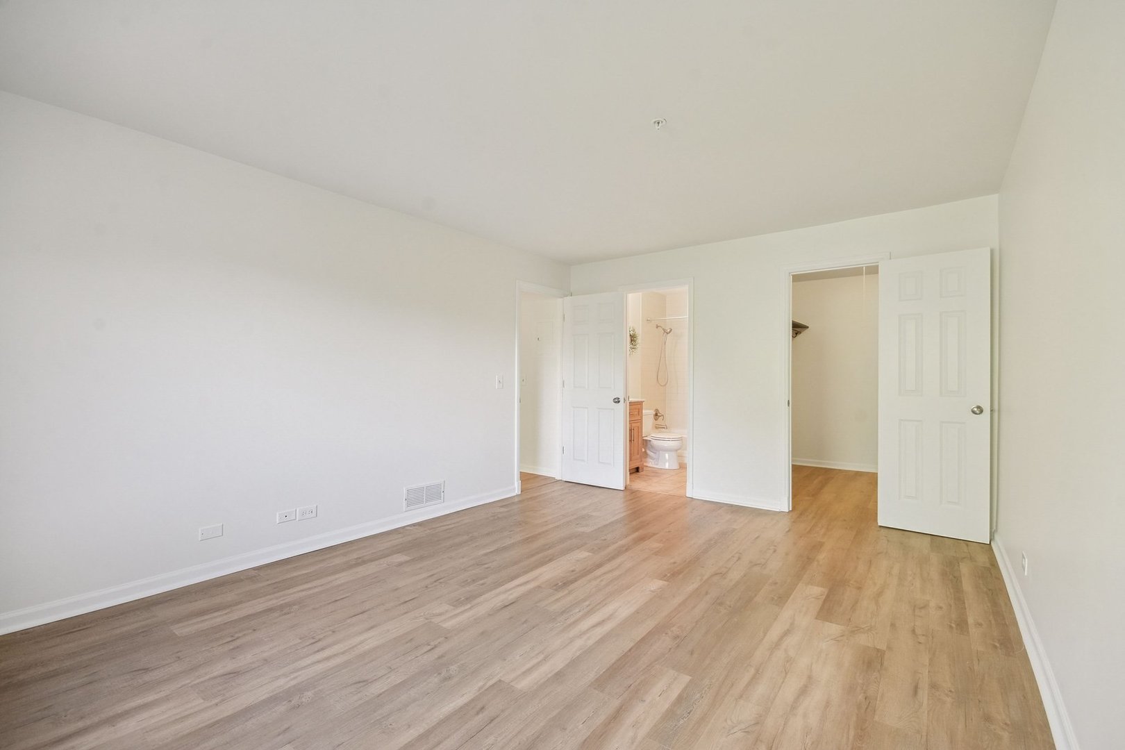 21W581 North Avenue #35, Lombard, IL 60148