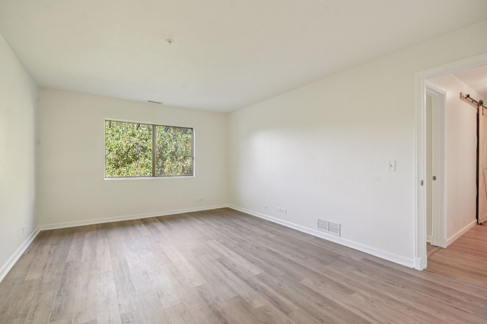 21W581 North Avenue #35, Lombard, IL 60148