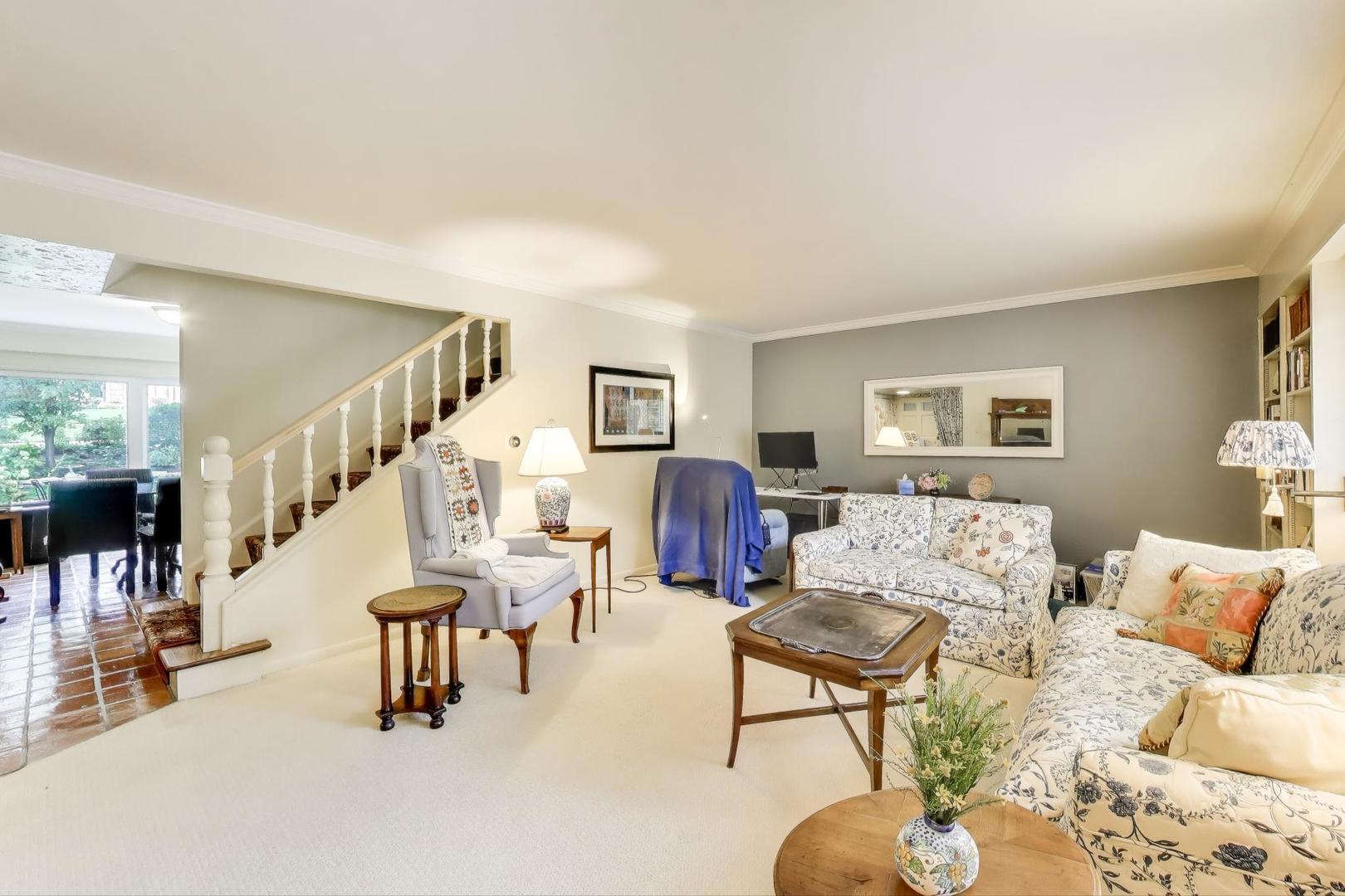 1406 Chanticleer Lane #1406, Hinsdale, IL 60521