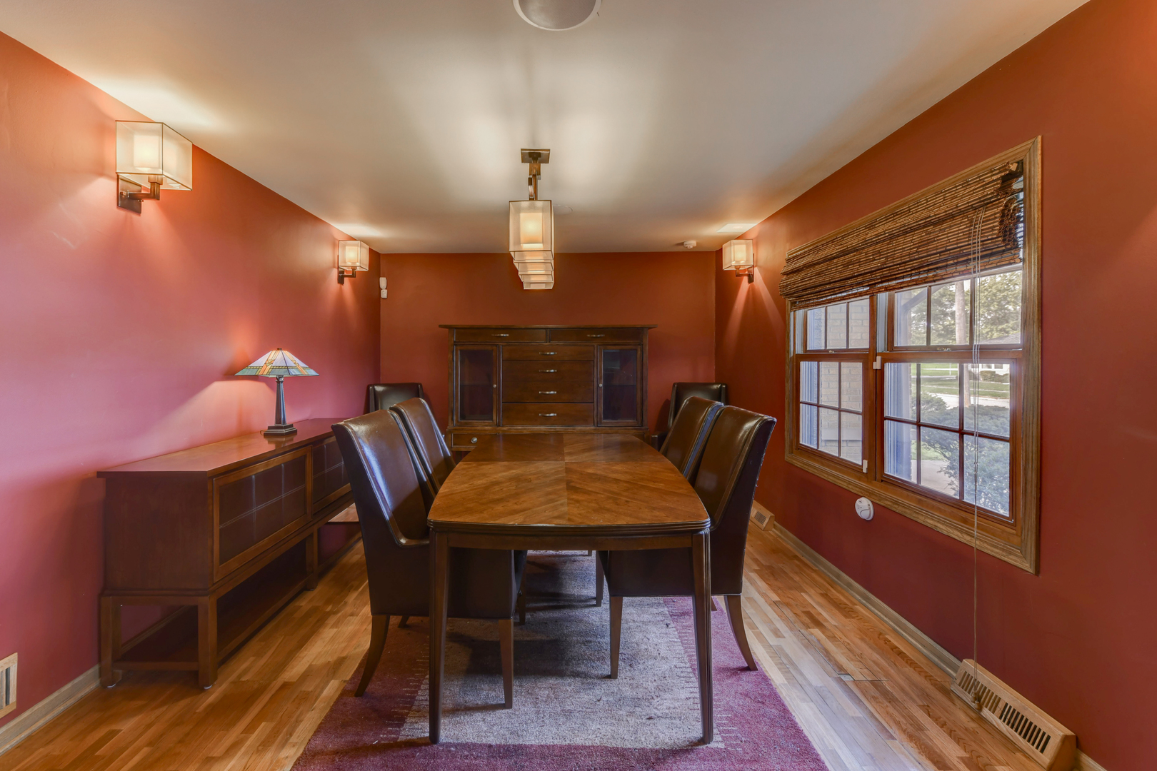 17706 Wentworth Avenue, Lansing, IL 60438