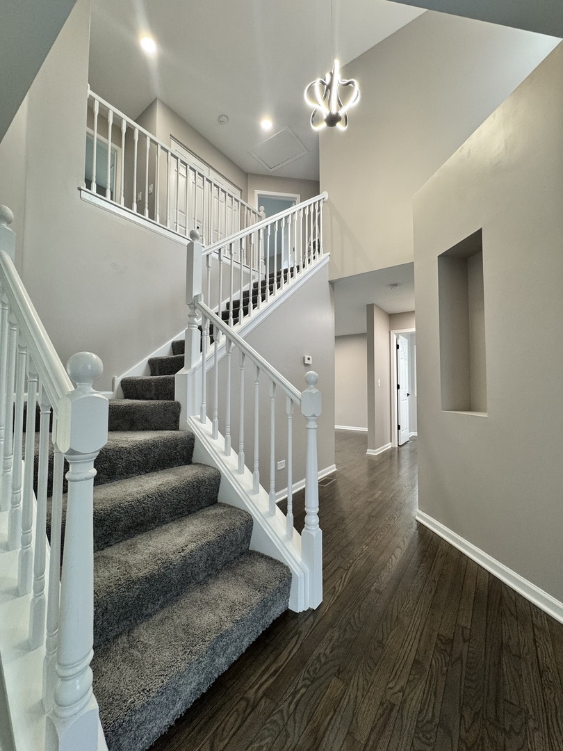 737 Springwood Drive, Joliet, IL 60431