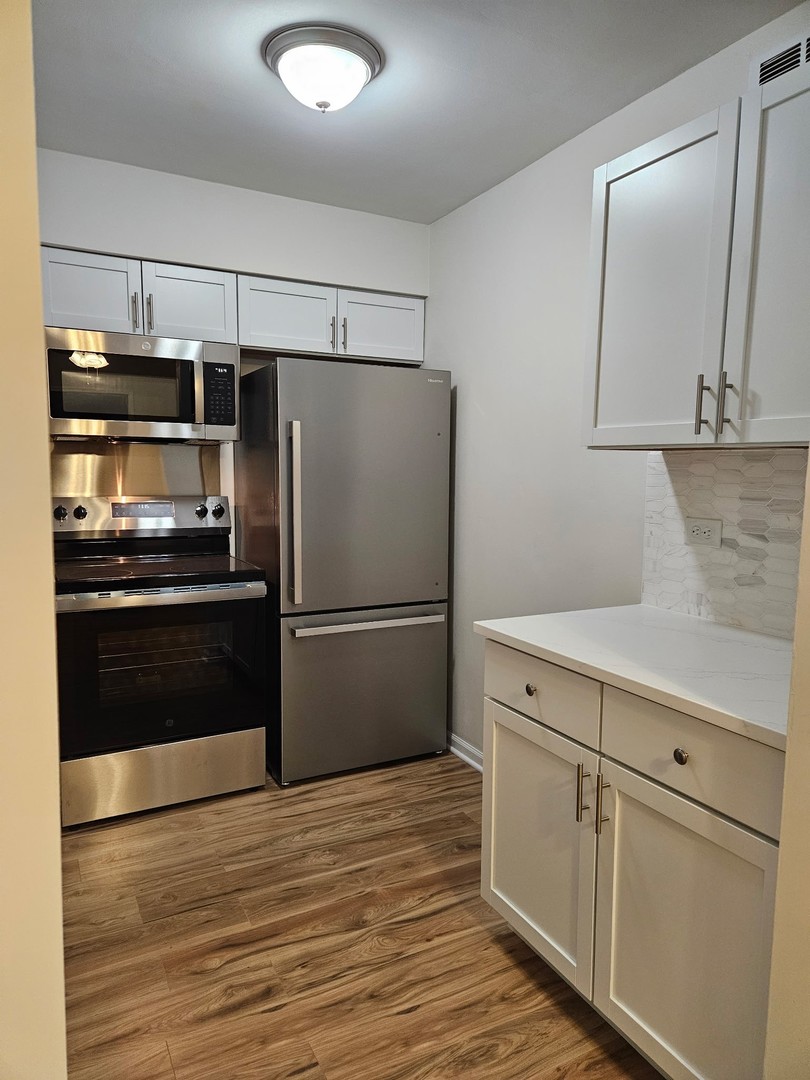 14969 S willowcrest Drive #17, Midlothian, IL 60445