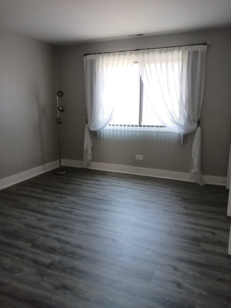 9330 HAMILTON Court #E, Des Plaines, IL 60016