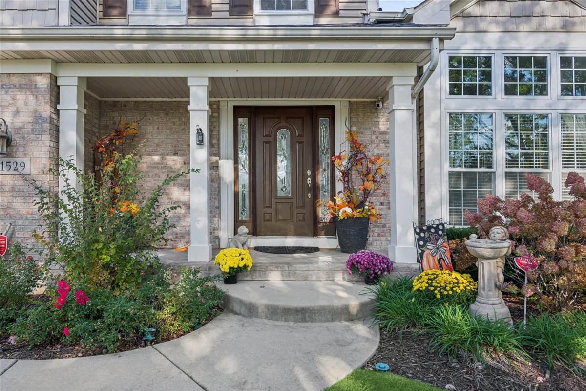 1529 Longmeadow Lane, Bartlett, IL 60103