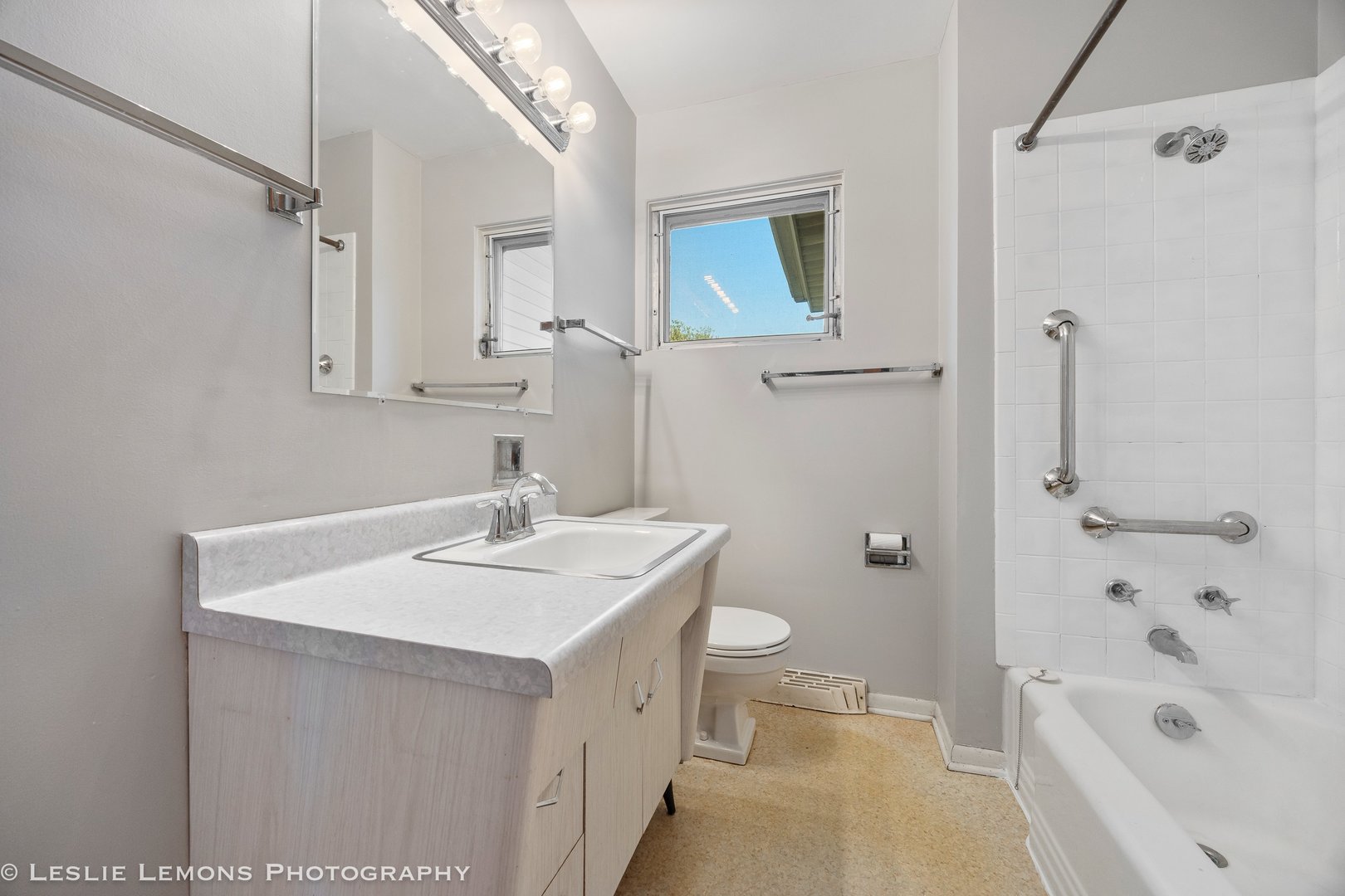 59 Elmwood Drive, Naperville, IL 60540