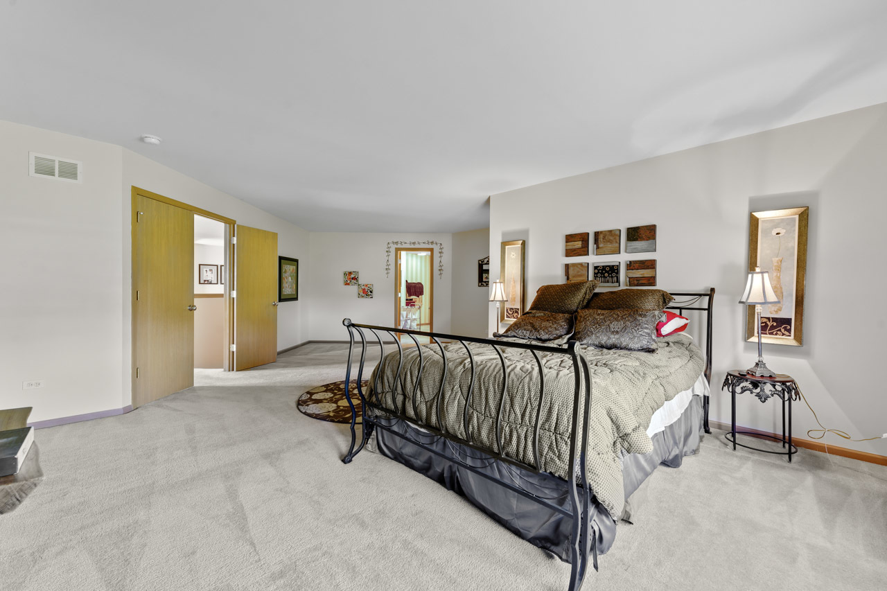 1018 Butterfield Circle, Shorewood, IL 60404