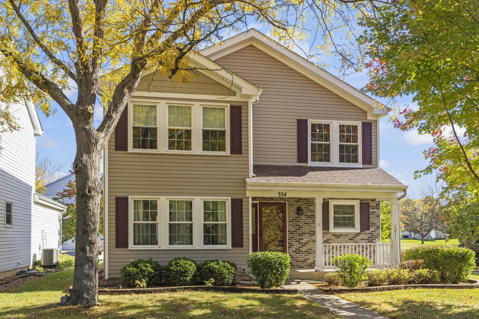 334 Ogden Falls Boulevard, Oswego, IL 60543