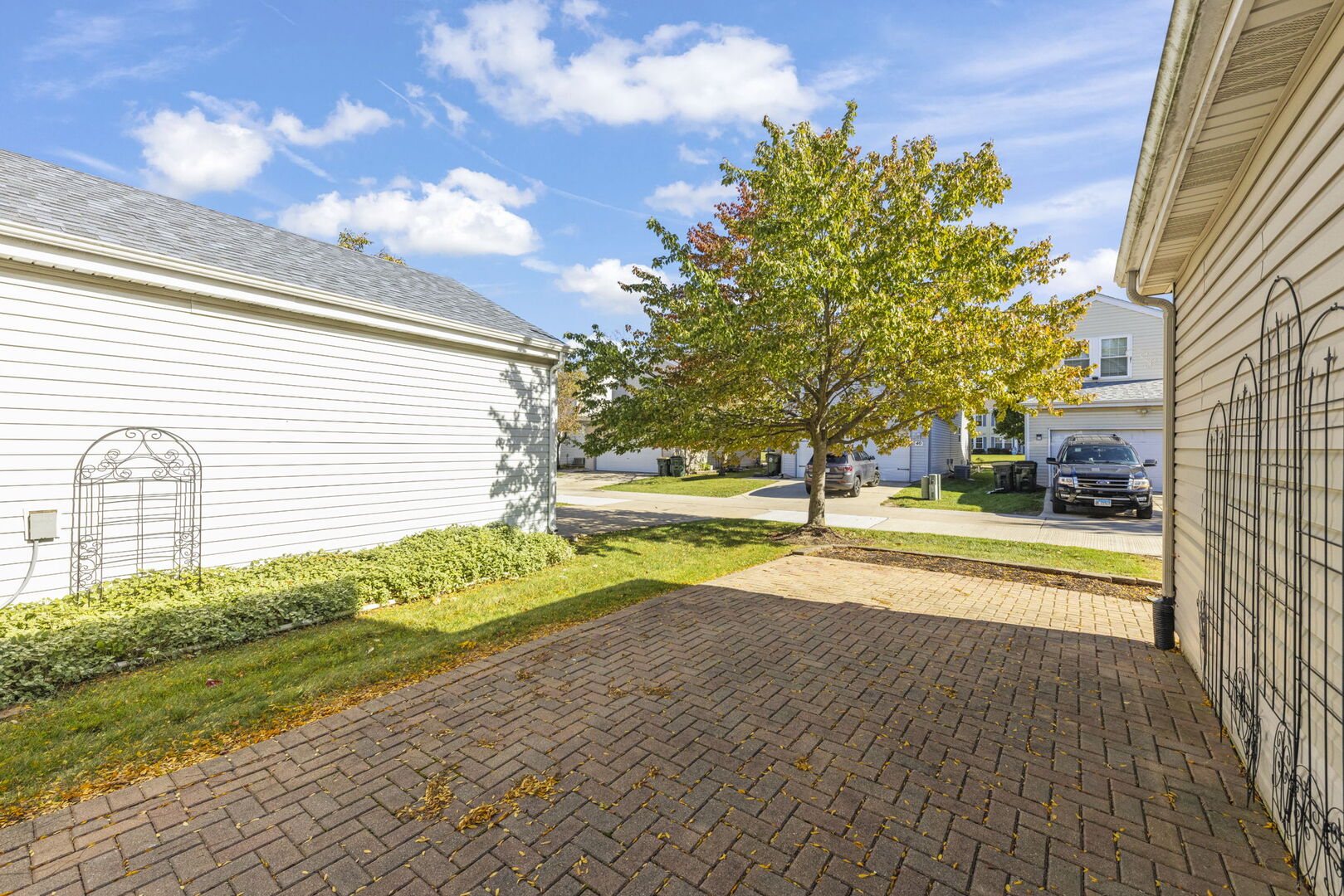 334 Ogden Falls Boulevard, Oswego, IL 60543