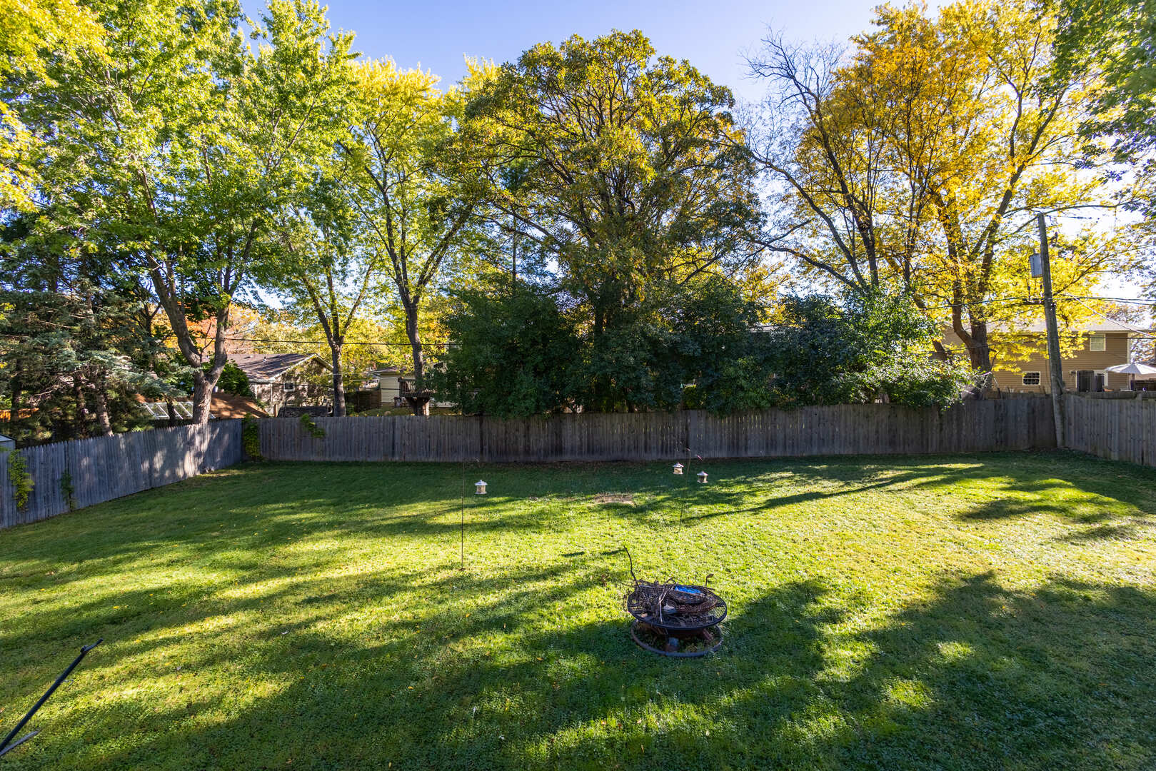 67 Rose Tree Lane, Lindenhurst, IL 60046