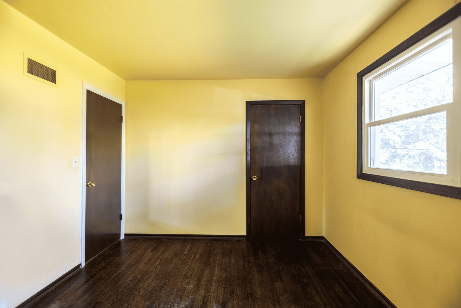 67 Rose Tree Lane, Lindenhurst, IL 60046