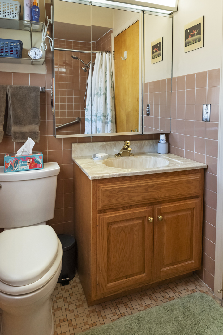 8306 Central Avenue, Morton Grove, IL 60053