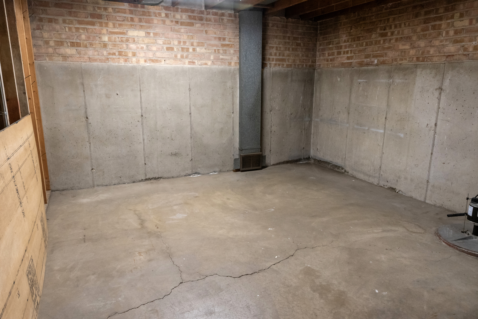 8306 Central Avenue, Morton Grove, IL 60053