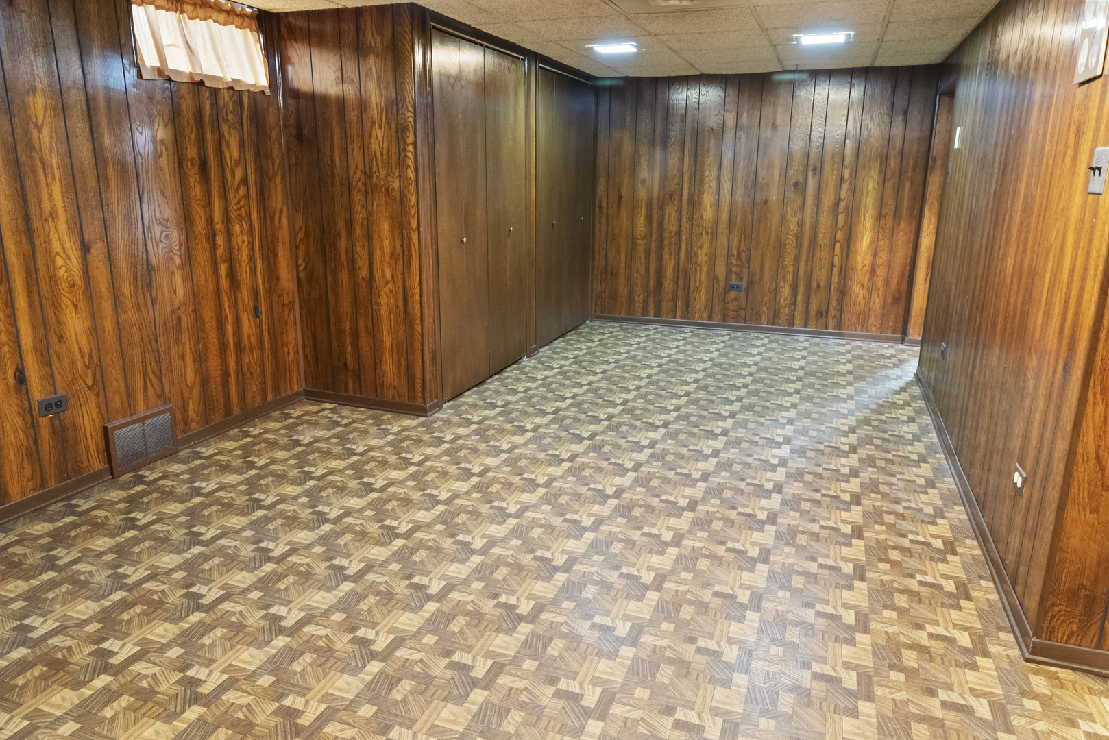 8306 Central Avenue, Morton Grove, IL 60053