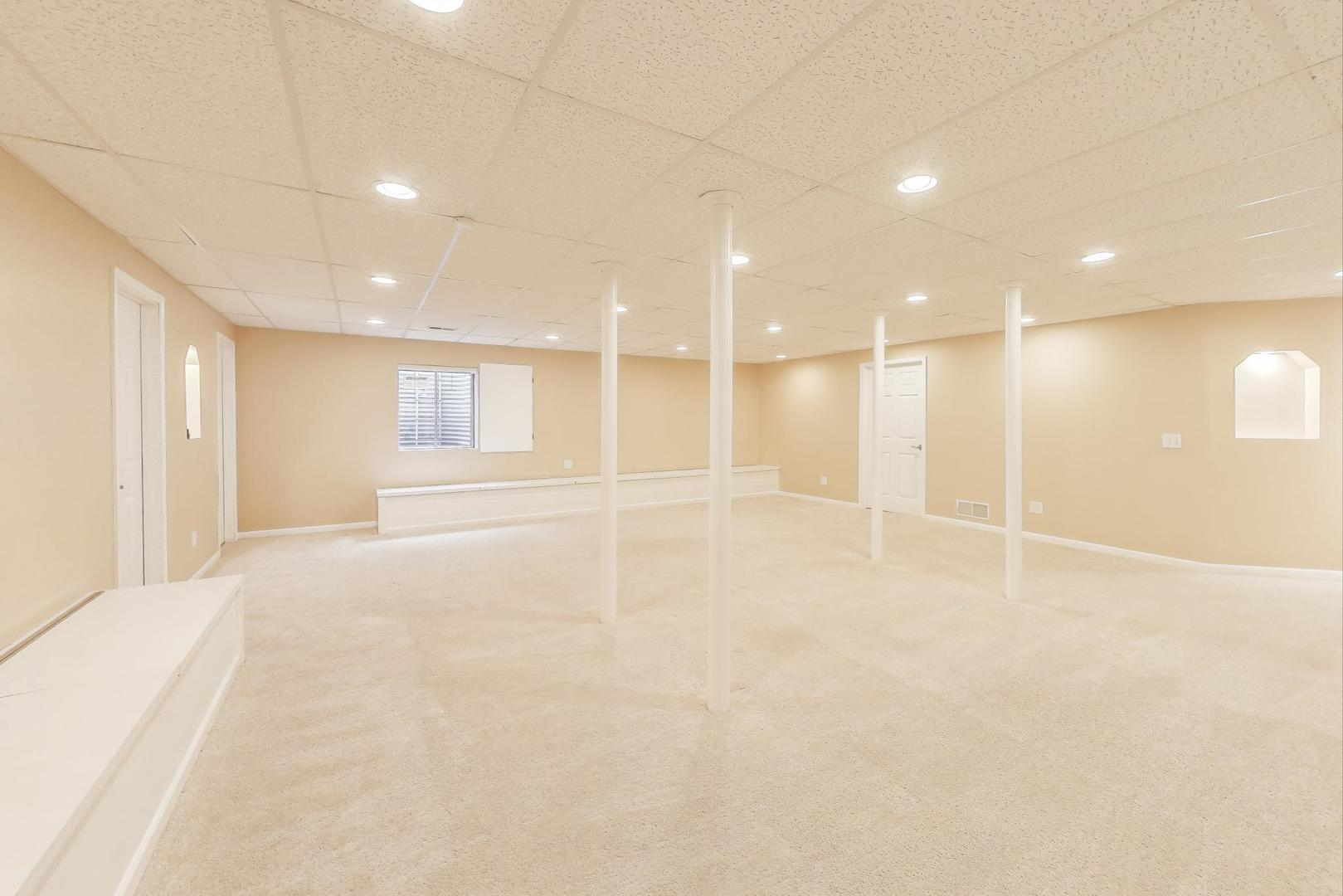 12354 S Blue Water Parkway, Plainfield, IL 60585