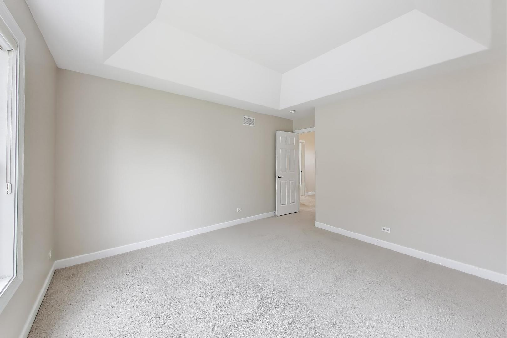 12354 S Blue Water Parkway, Plainfield, IL 60585