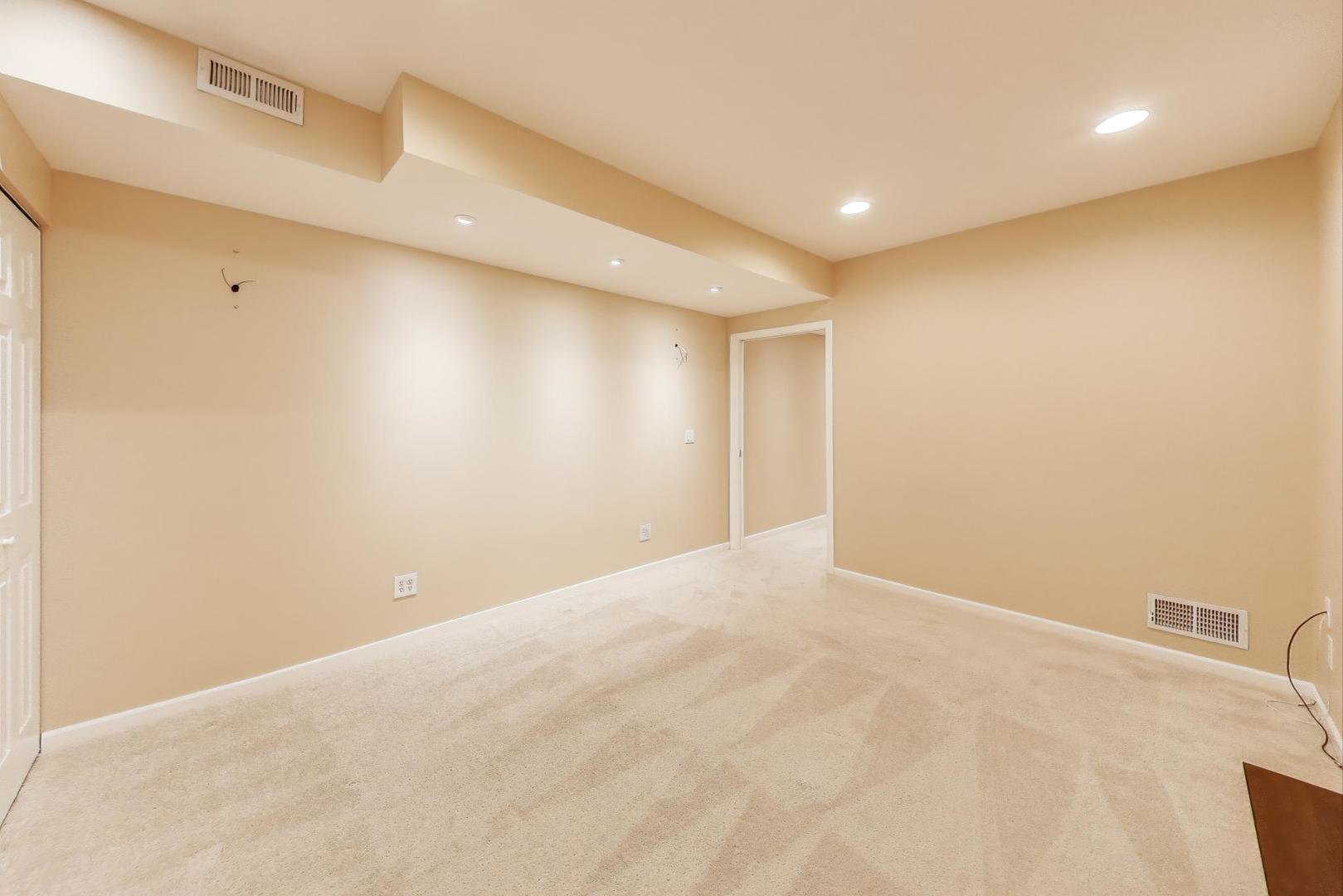 12354 S Blue Water Parkway, Plainfield, IL 60585