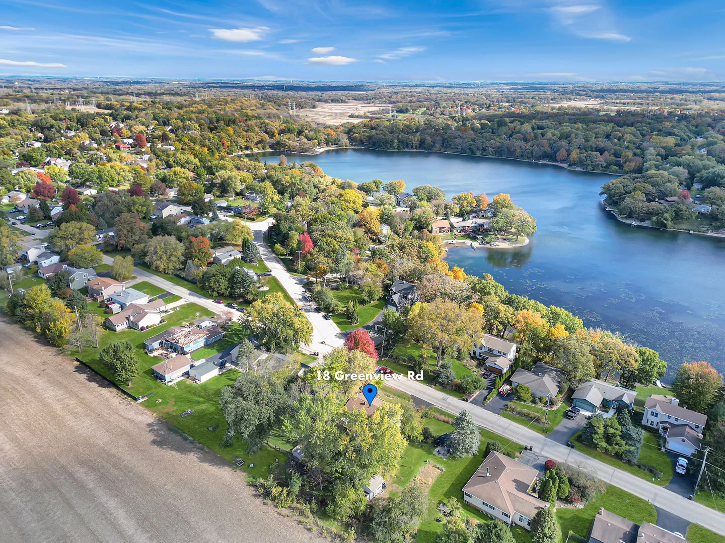 18 Greenview Road, Oakwood Hills, IL 60013