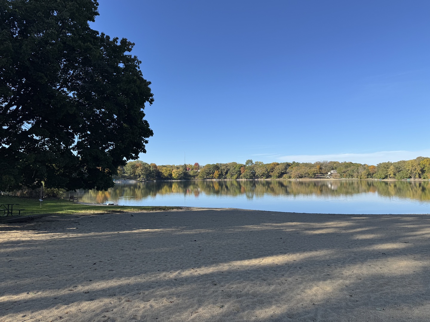 18 Greenview Road, Oakwood Hills, IL 60013