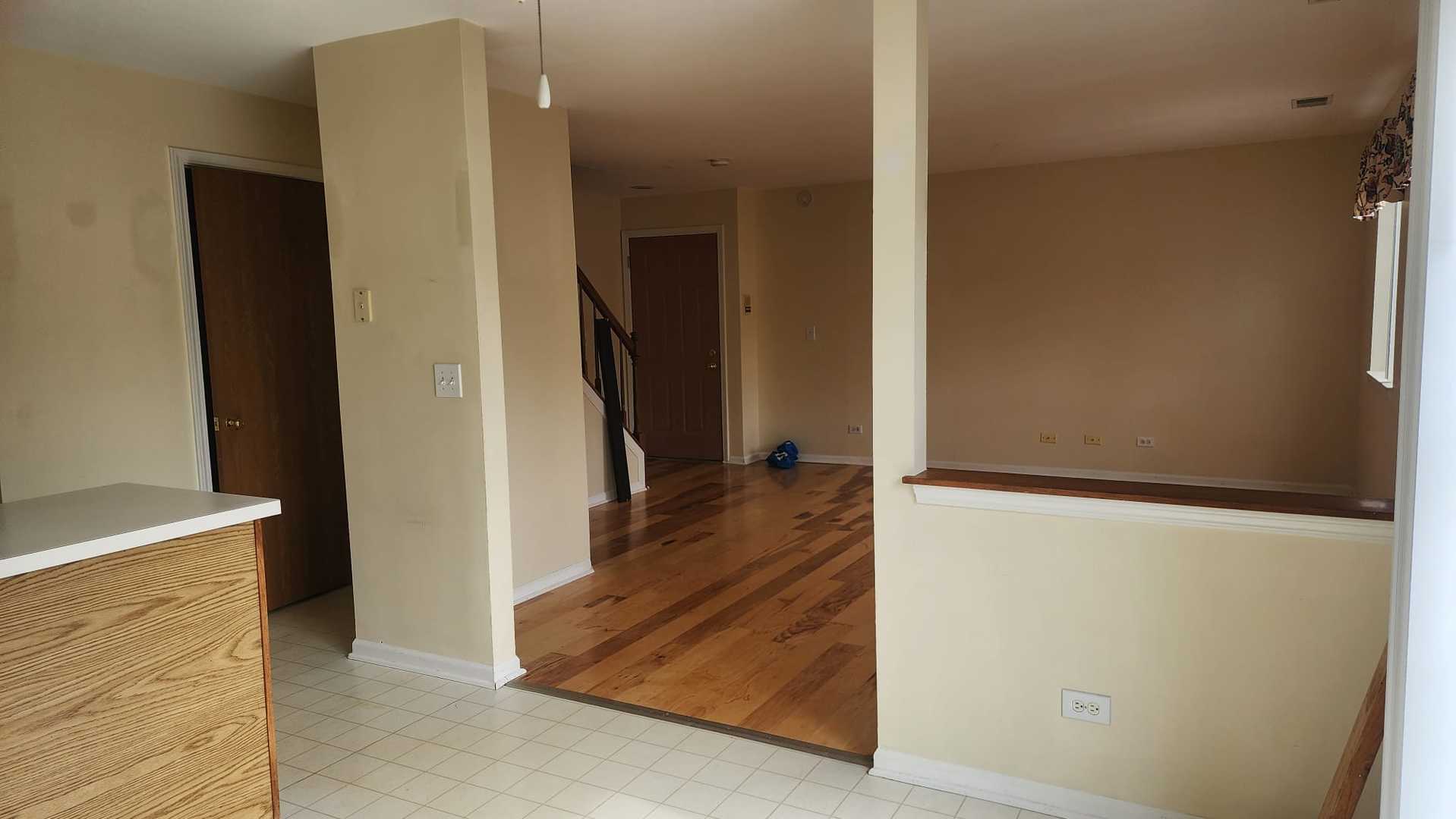 1348 S Lorraine Road #E, Wheaton, IL 60187