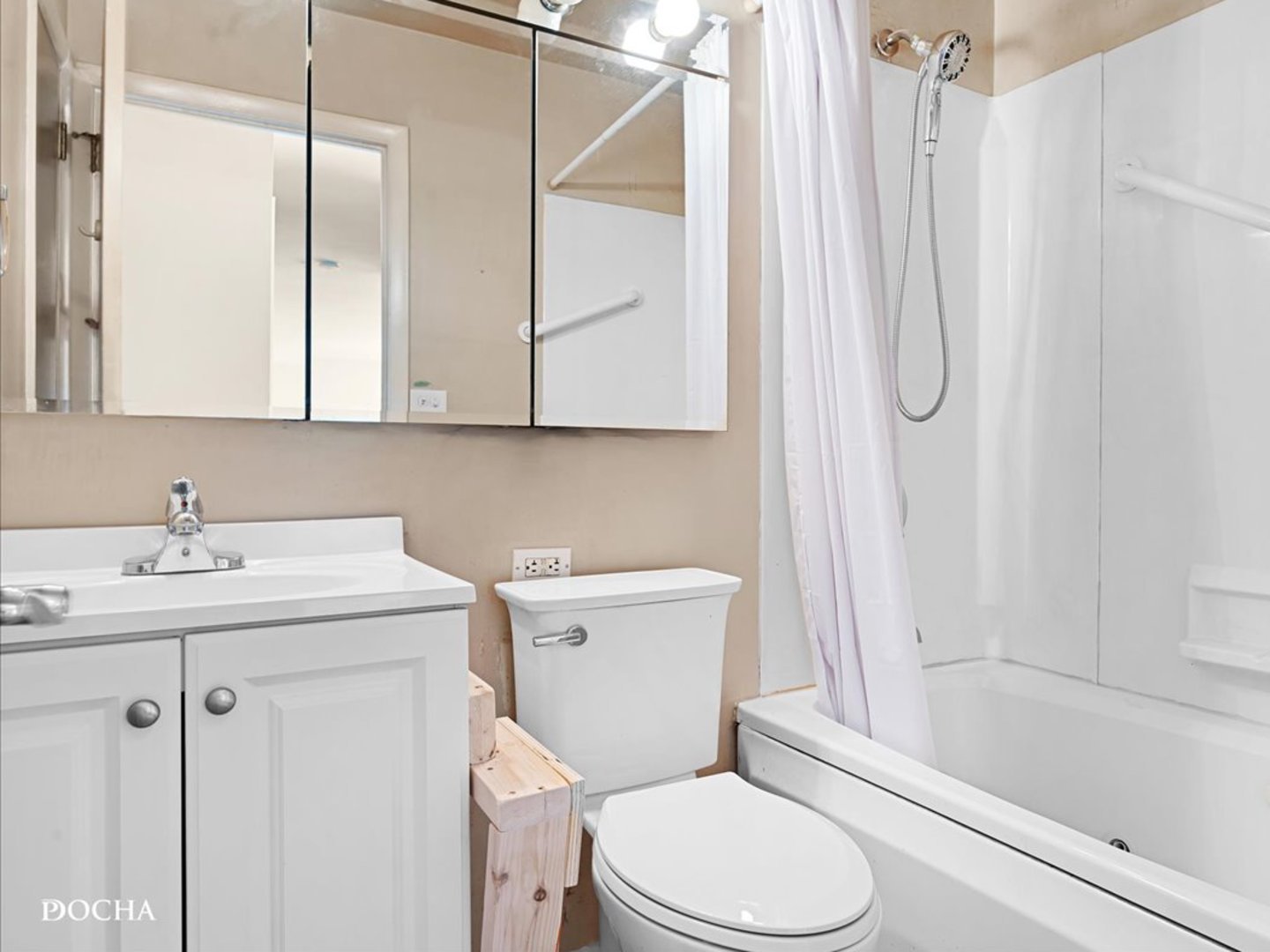 2712 Mohawk Avenue, Woodridge, IL 60517