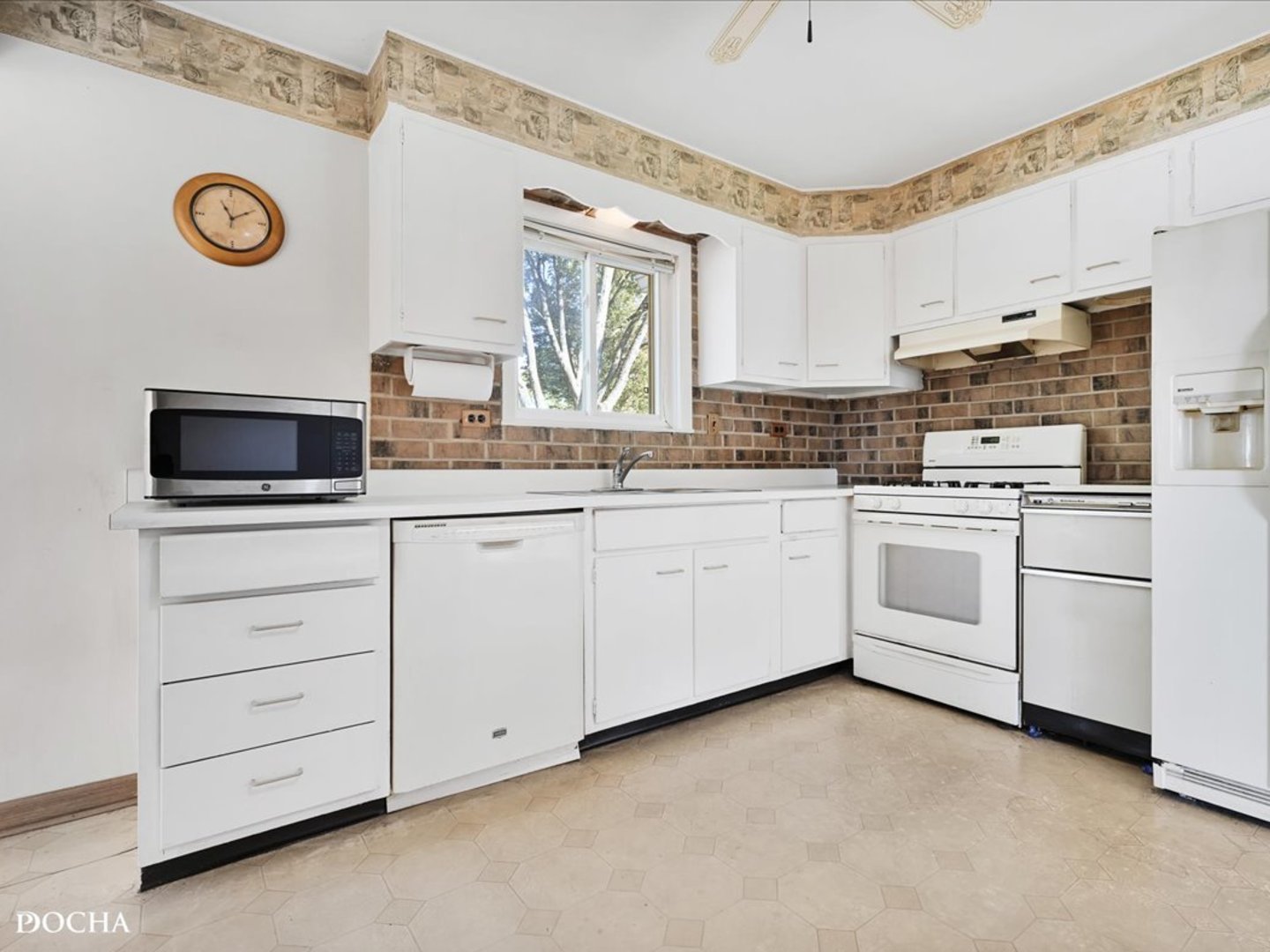 2712 Mohawk Avenue, Woodridge, IL 60517