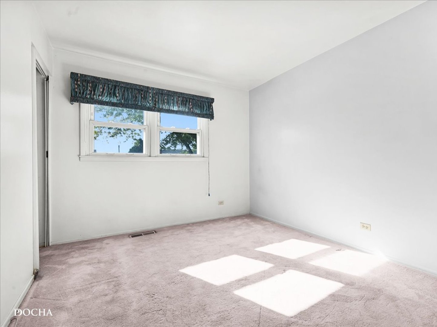 2712 Mohawk Avenue, Woodridge, IL 60517