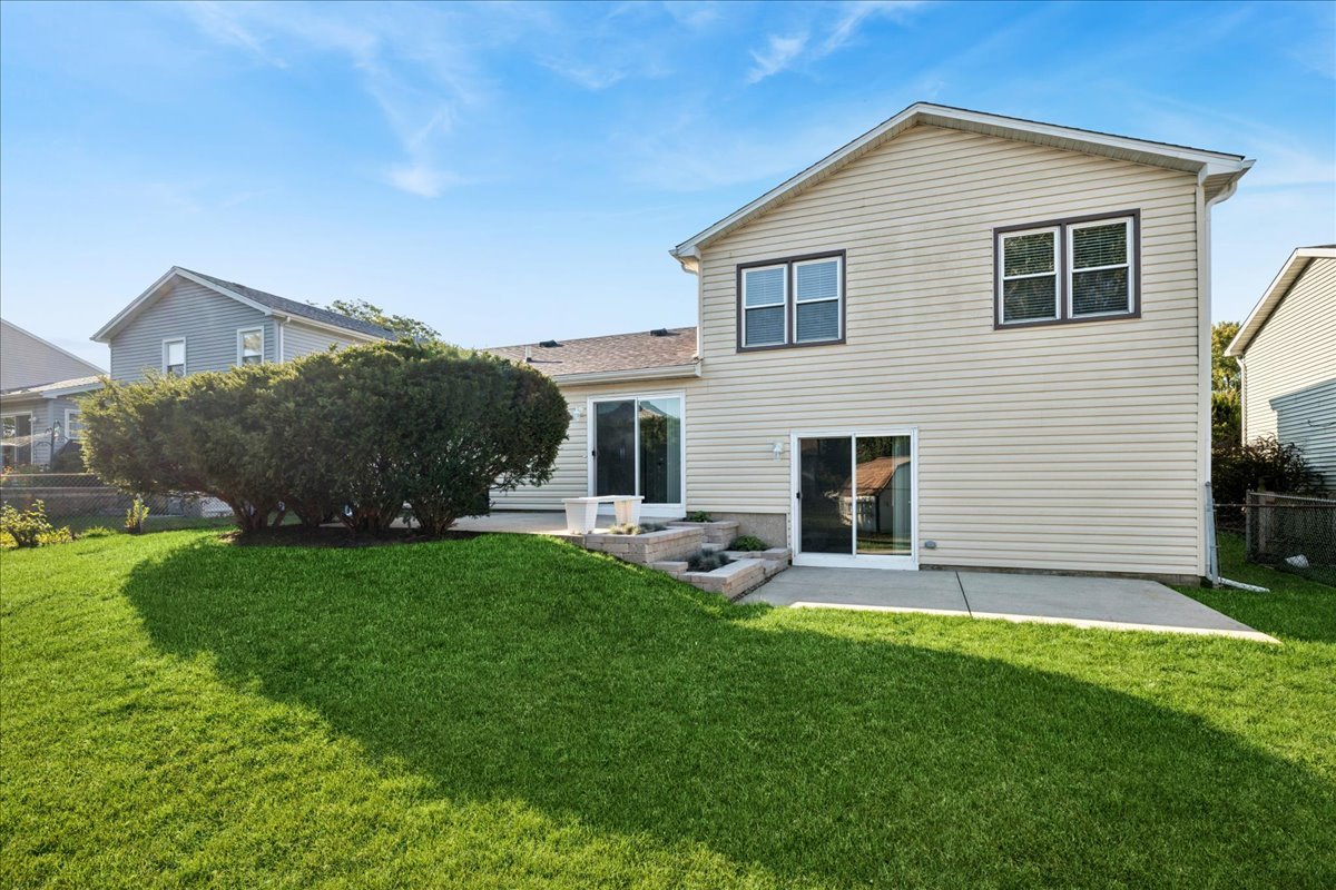 142 Warwick Drive, Glendale Heights, IL 60139