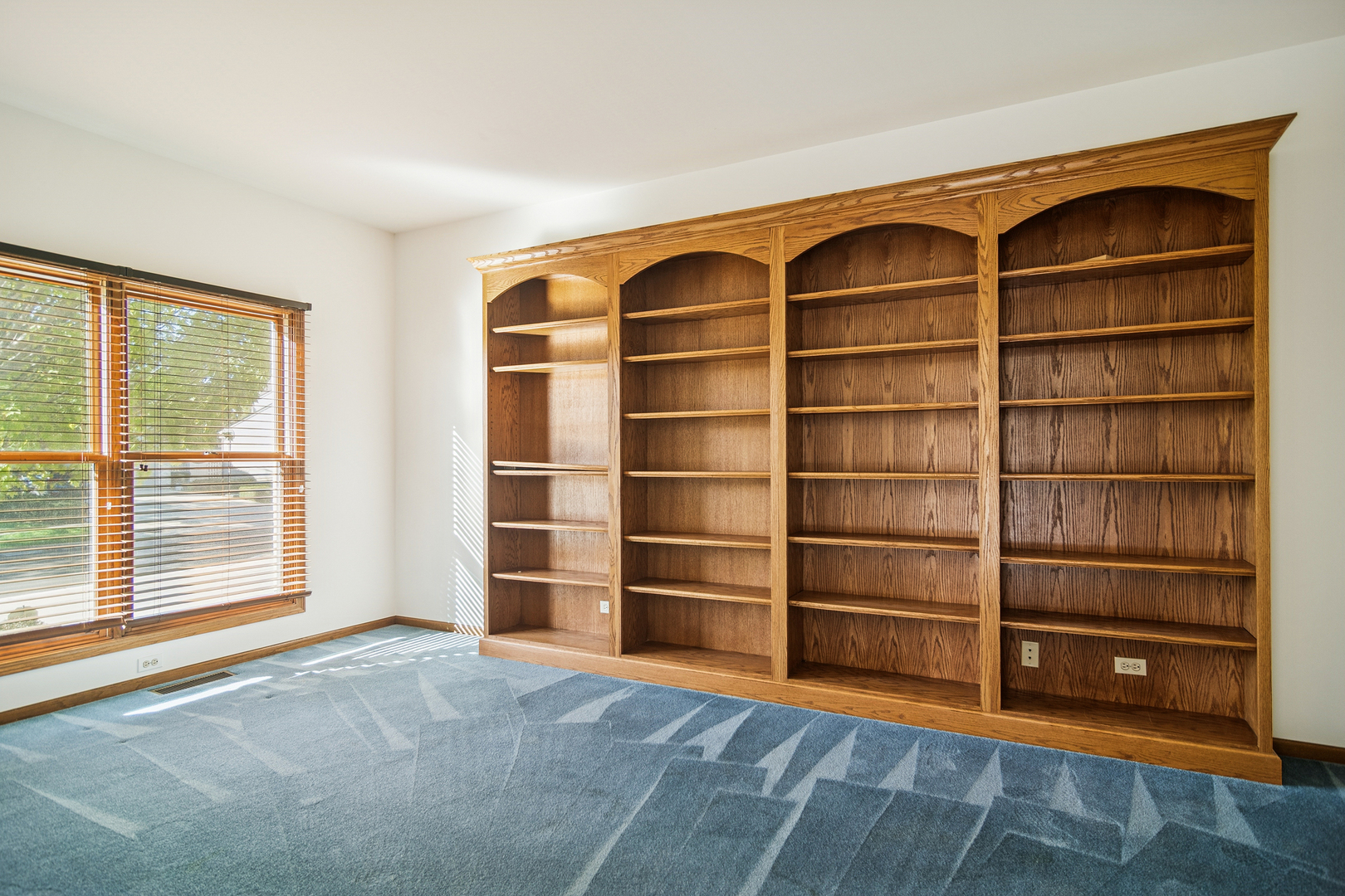 603 Ridgewood Drive, Antioch, IL 60002